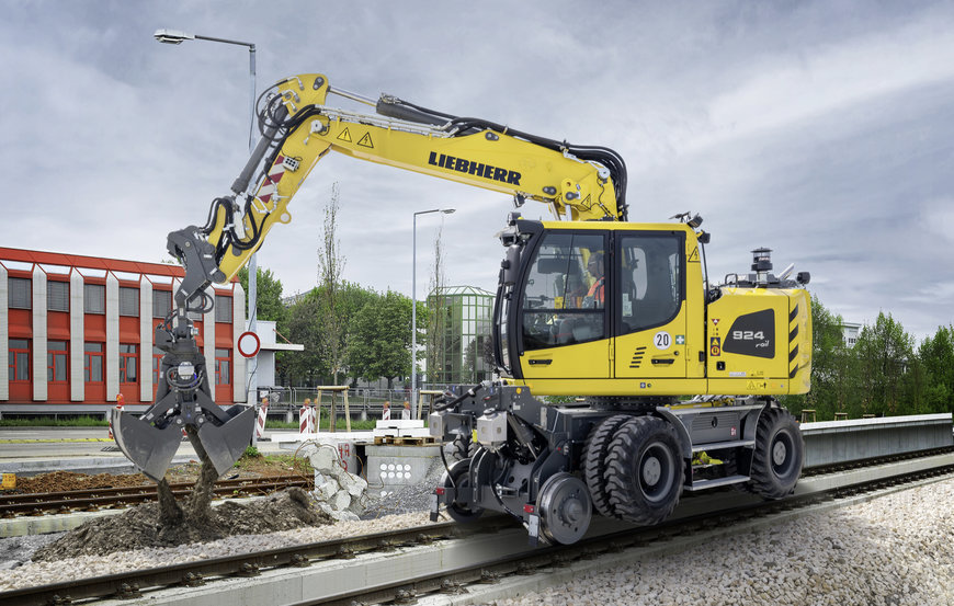 Liebherr zeigt  Zweiwegebagger für den Gleisbau auf der InnoTrans